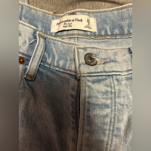 Abercrombie & Fitch Dad High Rise Jeans - Picture 8 of 9